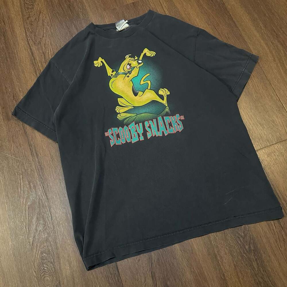 Vintage 90s Scooby-Doo! Wear R U? Scooby Snacks T-Shirt